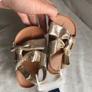 Gap 5T/6T Gold Sandals